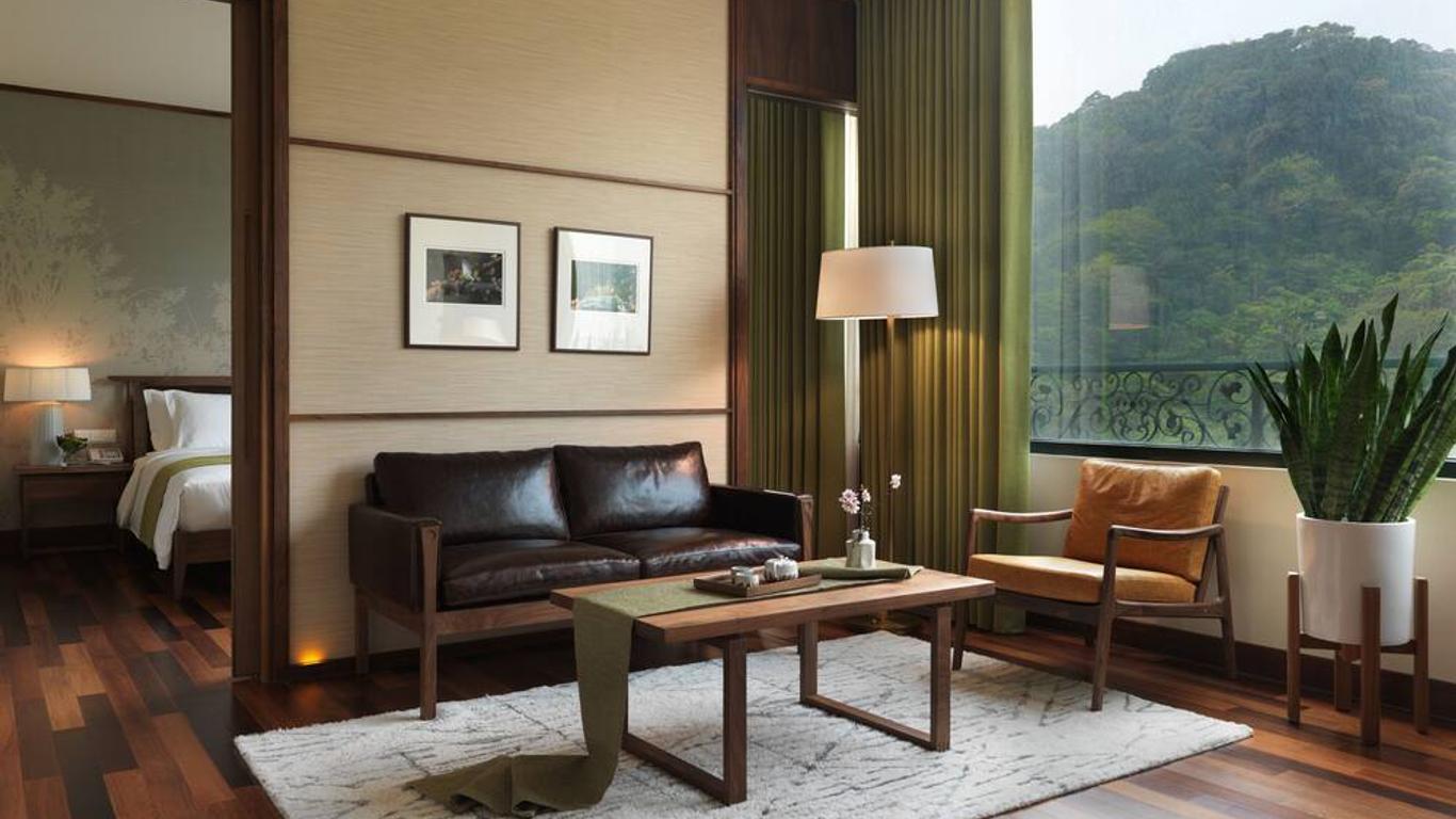 يوسينس هوتل