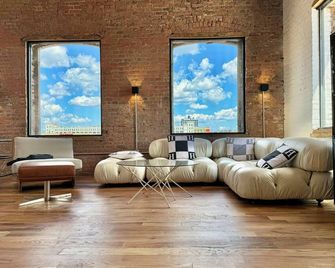 Sunsetpark Clocktower Loft next to Industry City - بروكلين - غرفة معيشة