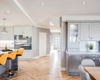 Northern Hideaways Oakfield Lodge, Ponteland - Newcastle upon Tyne - Kitchen