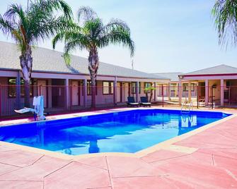 Texan Inn - Carrizo Springs - Pool