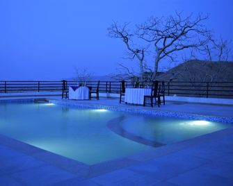 Hotel Garh Kumbha - Kelwāra - Pool