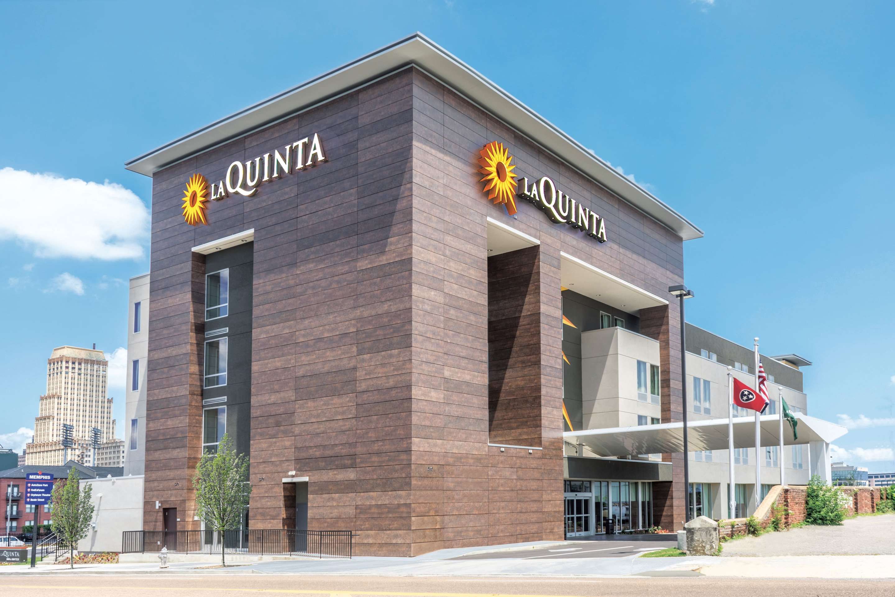 La Quinta Inn Suites By Wyndham Memphis Downtown 142 3 0 5