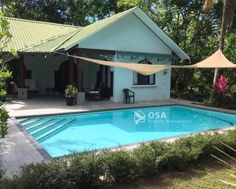 Comfort and Convenience in Ojochal - Ojochal - Piscina