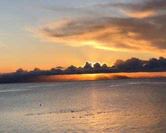 Qualicum Breeze Beach Resort - Qualicum Beach - Edificio