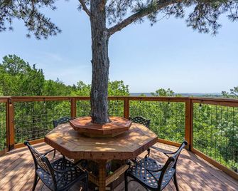 Modern High End Cabin #3 on Horsehead lake with private viewing tower - Clarksville - Balkón