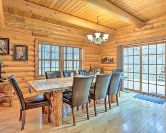 Piedmont Cabin about 10 Mi to Rapid City! - Piedmont - Comedor