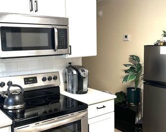 Cozy For Two - Memphis - Kitchen