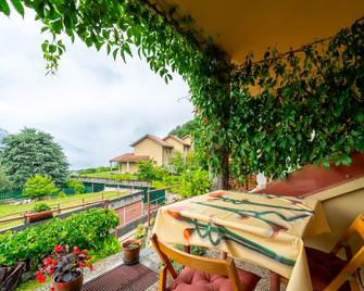 Crimson Apartment by Wonderful Italy - Civenna - Балкон