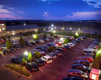 Rin Airport - Otopeni - Outdoor view
