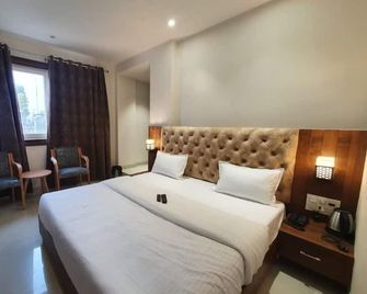 Hotel Scarlet - Gwalior - Bedroom