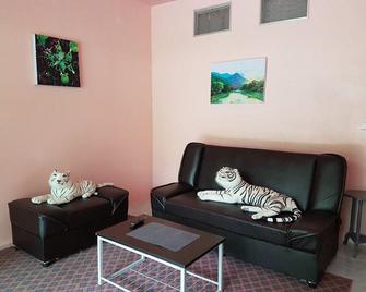 Baan Yaychoey Kiriwong - Nakhon Si Thammarat - Sala de estar