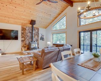 Arnold Cabin Near Calaveras Big Trees State Park! - Arnold - Comedor