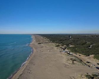 Spectacular seafront connected to the center Rome - Lido di Ostia - Strand