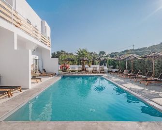 Olive Grove Suites Boutique Hotel - Moraitika - Pool