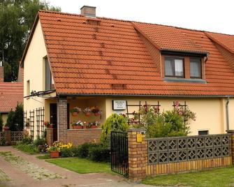 Double room 2 - Room rental Handschack - Cottbus - Edificio