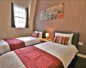 Central Hotel Gloucester By Roomsbooked - Gloucester - Schlafzimmer