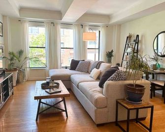 133 Walton #113 - Reagan Cuddy - Syracuse - Living room