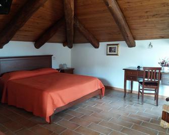 B&B Il Melograno - Tortorella - Camera da letto