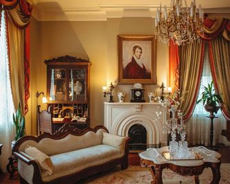 Anchuca Historic Mansion & Inn - Vicksburg - Phòng khách