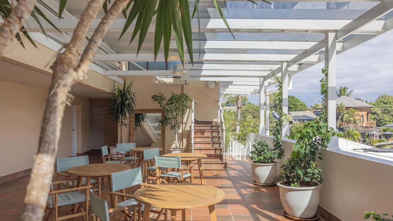 ويفز بايرون باي