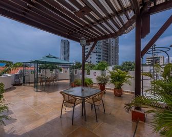 Hotel Casa Castel - קרטחנה דה אינדיאס - פטיו