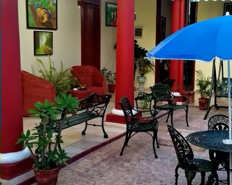 Hostal La casona - Holguín - Patio
