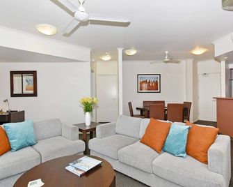 Metro Advance Apartments- 2 Bedroom Cbd Apartment - Darwin - Living room