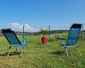 Albergue Melide - Mellid - Patio