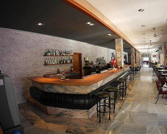 Nautilus Hotel - רוזס - בר