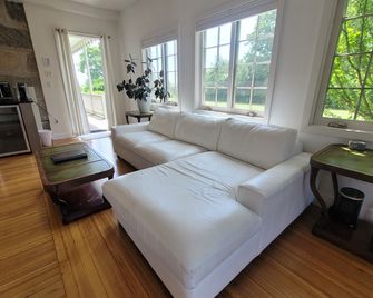 Stone House Inn - Little Compton - Sala de estar