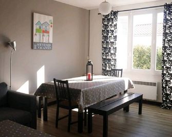 La croix de Vie du Boisvinet - Saint-Gilles-Croix-de-Vie - Dining room
