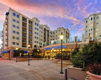 Enjoy our Downtown Oceanside Seaside Resort full of Amenities - Oceanside - Edifici