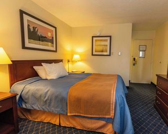 Ba Hotel - Red Deer