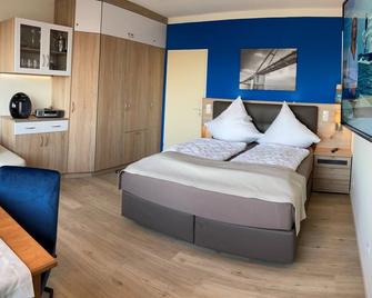Your Apartment With A Wonderful Panoramic View Of The Burgtiefe Marina - Fehmarn - Bedroom