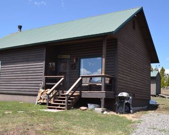 Entire rustic cabin on Union Pass hosted by Tanya - Dubois - Edificio