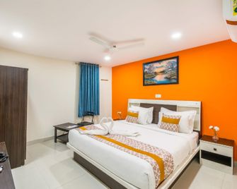 La Hometel Hotel - Hitech City Hyderabad - Hyderabad - Bedroom
