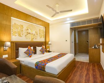 Fabhotel Prime Star 17 - Nr Yashobhoomi Convention Centre - New Delhi - Bedroom