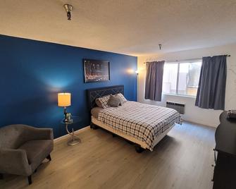(A13) Cozy 1 Bedroom Studio with Private Bath - Beverly Hills - Bedroom