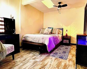 Cozy 1-bedroom apt minutes from everything you need. - Laredo