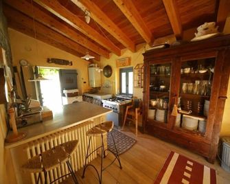 Agriturismo Il Melo Rosso - Rocca Susella - Küche