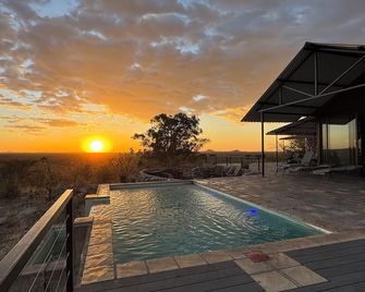 Aloegrove Safari Lodge - Otjiwarongo - Zwembad