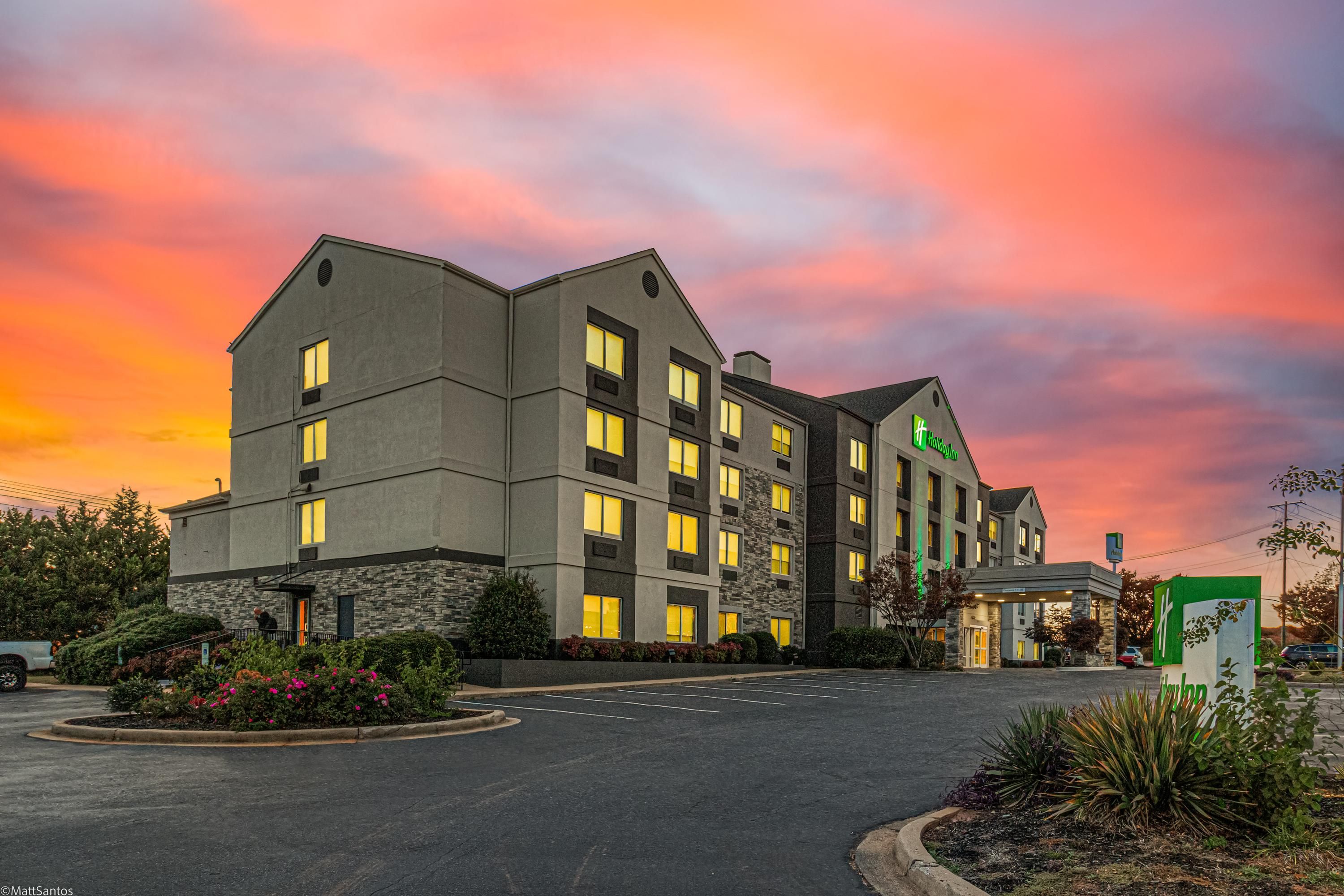 Holiday Inn Spartanburg Northwest - Spartanburg - Building