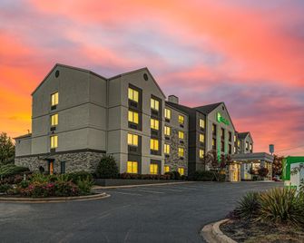 Holiday Inn Spartanburg Northwest - Spartanburg - Building