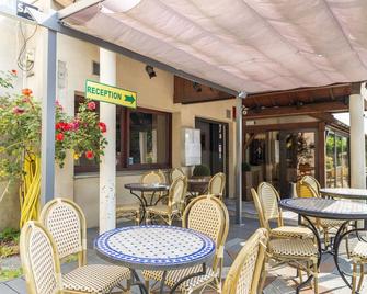 Hôtel Bagatelle Paris Nord Roissy Cdg - Goussainville - Patio