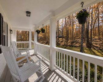 Woodland Retreat - Modern Comfort Near Nashville - Kingston Springs - Balcón