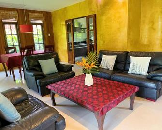 Symphony Villa - Rawai - Wohnzimmer