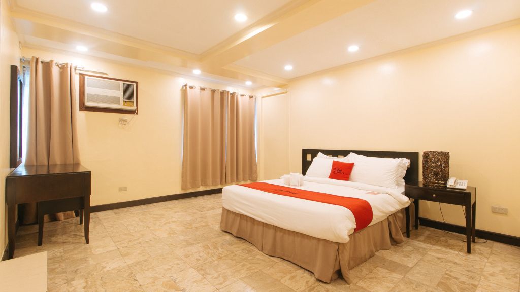 ريد دورز بريميوم نير جرين بيلت ماكاتي