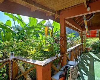 بركيز جانغل بارادايس - روسو - شرفة