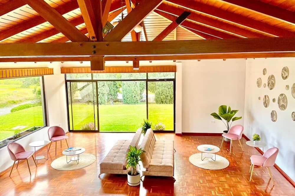 Quito Airport Suites Hotel - Tababela