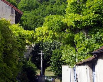 La Victoire de Noyers - Noyers-sur-Serein - Extérieur